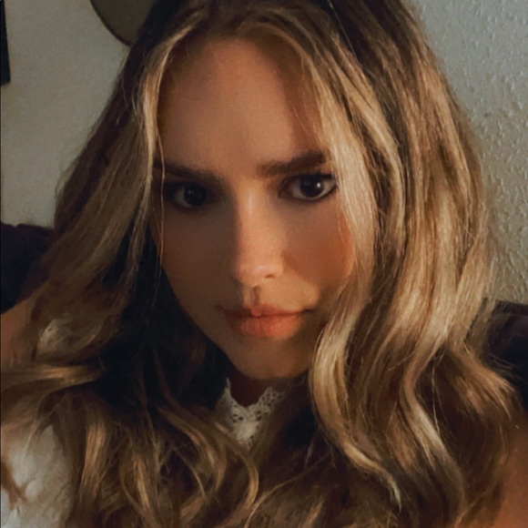 Meet your Posher, Kelsea - Picture 1 of 1